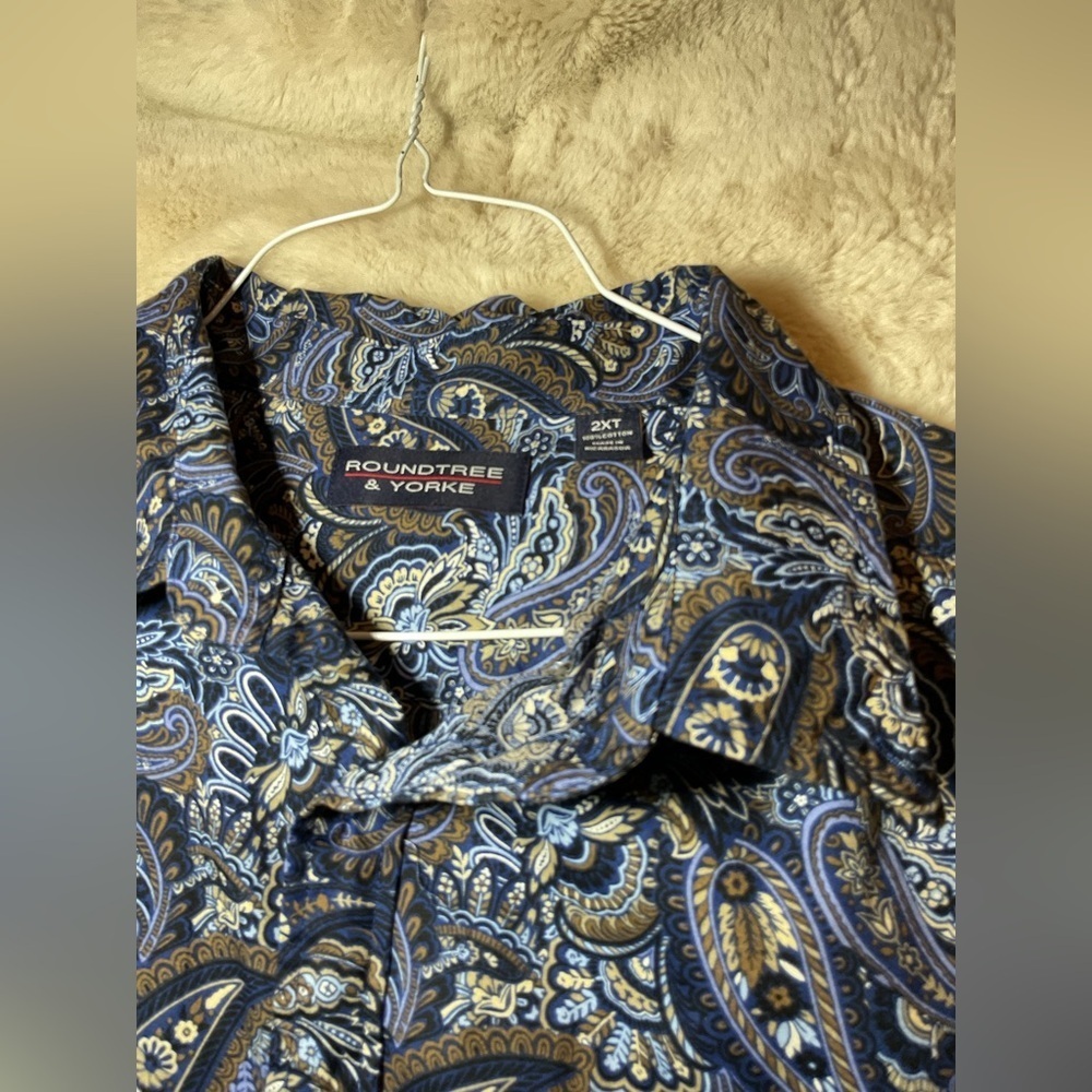 Roundtree & Yorke Blue Paisley Button Down Shirt - Picture 3 of 6